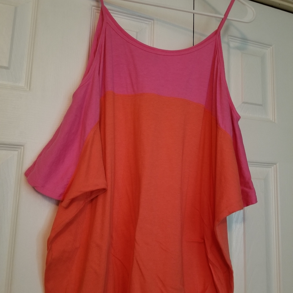 Arm cut out tee